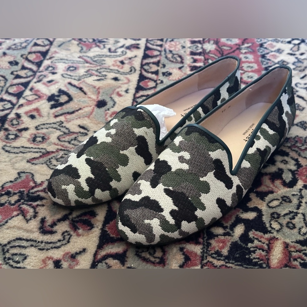 NWB Anthropologie Jon Josef Gatsby Camo Print Loafer Flats Women’s Size 10